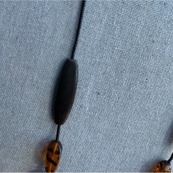 Vintage Artisan Necklace Carved Wood & Glass Beads Silver Tone Clasp - Picture 3 of 4